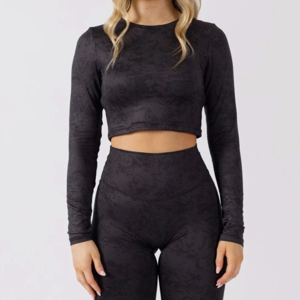 PARAGON Long Sleeve Crop Top